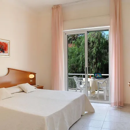 Helios Hotel