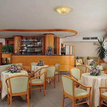 Hotel Helios Diano Marina