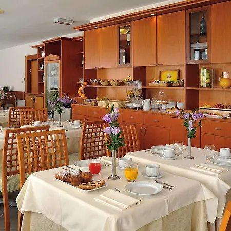 Helios Hotel